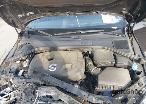 2015 Volvo S60 T6 Platinum z USA, uszkodzony, nr VIN YV149MFM1F1353482